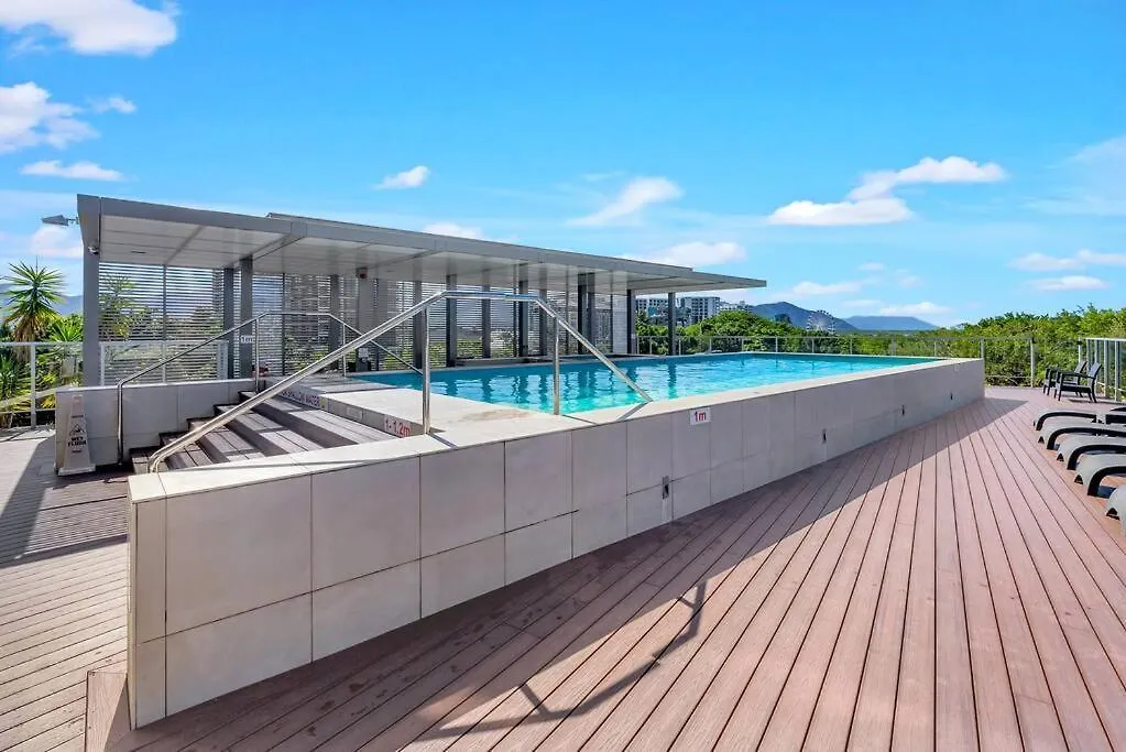 City Living At Harbour Lights On The Waterfront Cairns