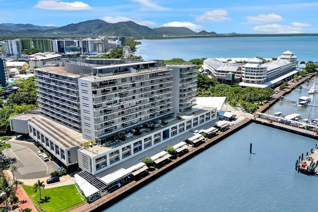 City Living At Harbour Lights On The Waterfrontの連絡先